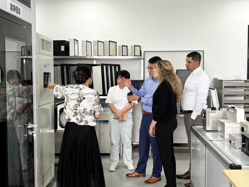 Purafil高層領(lǐng)導(dǎo)一行到訪億天凈化，深化戰(zhàn)略合作